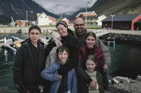 Povestea reală din spatele „Fjord”: cazul Bodnariu, familia care a părăsit Norvegia și trăiește acum în Brașov