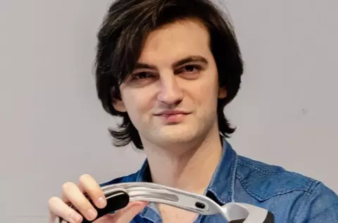 Un român a ajuns în top 10 cei mai inovatori tineri din lume cu o invenție pentru oamenii care nu văd: „Are o misiune clară”