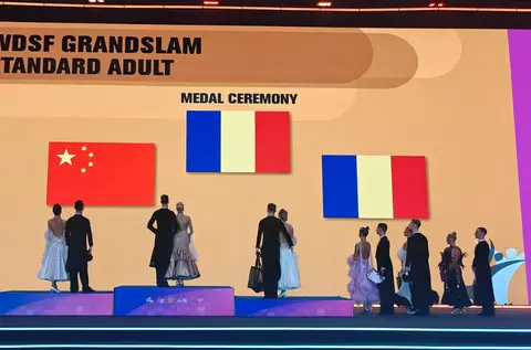 Dansatorii Rareș Cojoc și Andreea Matei sfidează statisticile și provoacă istoria. Au câștigat la Nanjing și al doilea Grand Slam al sezonului, după Blackpool, după ce vineri și-au apărat titlul mondial
