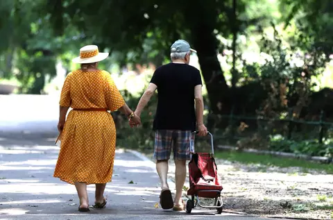 România, țara săracă cu cea mai fericită viață din Uniunea Europeană: creșteri record de venituri în decurs de 15 ani