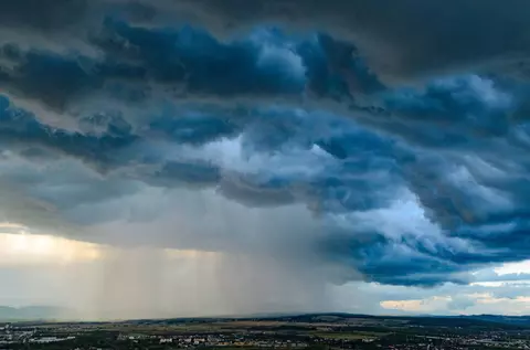 De miercuri revin ploile, iar de joi se răcește în mai multe zone. ANM a actualizat prognoza meteo pentru perioada 11 august-7 septembrie 2026