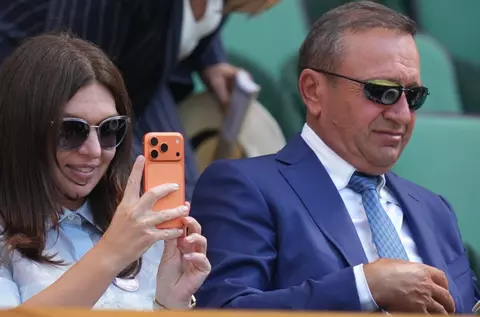 Cum a fost surprinsă Simona Halep alături de iubitul ei, Dorin Mateiu. S-au sărutat în mașină