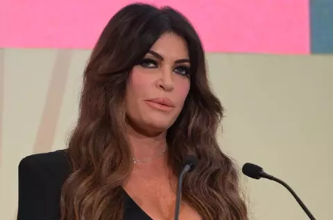 Cine e Kimberly Guilfoyle, ambasadoarea care a spus că americanii pot răsturna orice guvern: era să devină nora lui Donald Trump
