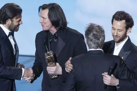 Jim Carrey, de nerecunoscut în Franța: „Toți spun că e clonă! I-au făcut ceva sau nu e el”. Apariție rară alături de iubită