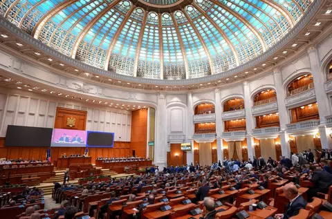 Cine este deputatul care a dat singurul vot împotriva legii privind femicidul: este o femeie