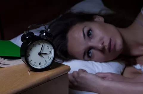 De ce ți se usucă gura noaptea în somn: 8 cauze importante pe care trebuie să le știi