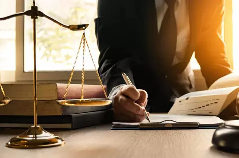 Greșeala care te lasă fără moștenire, chiar dacă ești copilul legal. Mulți români află prea târziu