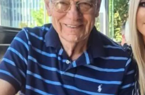 Cine a fost nora cu voce de aur a lui Emeric Ienei. Impresionează lumea la diferite petreceri