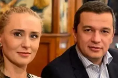 Pe Sorin Grindeanu il stie toata lumea, dar putini stiu cu ce se ocupa sotia lui, Mihaela. Face bani frumosi din,...