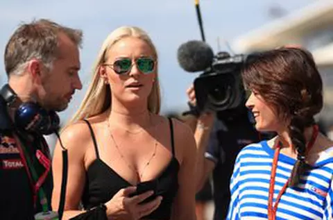 Lindsey Vonn a intrat în trendul „2016” și a „rupt” internetul cu imaginile postate: „Ședința noastră cu body paint”