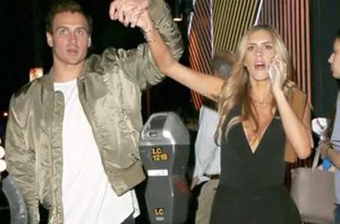 Odată se „bătea” cu Phelps, iar acum, din cauza divorțului de o „iepurașă” Playboy, își vinde medaliile olimpice!