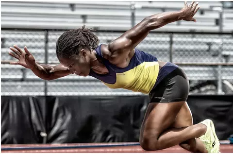 Campioana olimpică a ajuns la sapă de lemn. A semnat un contract de 200.000 de euro, dar acum e plătită cu 12 euro pe oră