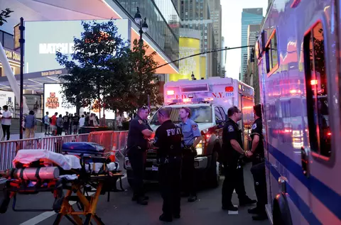 Încă un incident grav înainte de startul Cupei Mondiale! Cinci persoane înjunghiate într-o gară din New York