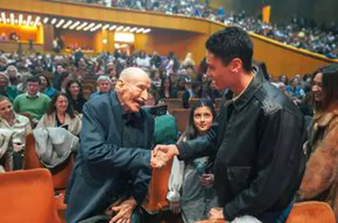 David Popovici, mesaj emoționant după ce l-a întâlnit pe Victor Rebengiuc: „Un privilegiu rar”