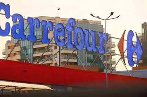 Sponsorul echipei din România cumpără lanțul Carrefour: 823 de milioane de euro