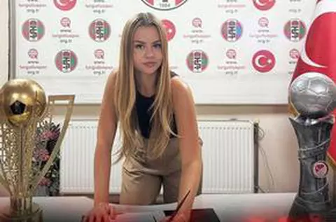 Moment istoric în Turcia » O fostă fotbalistă de 22 de ani a fost numită antrenoare principală: „Această eră va fi de bun augur”