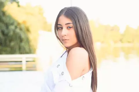 Căutăm vedeta cu dimensiunile 90-60-90: Astăzi, Nicole Cherry