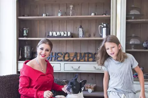 Turul casei: În vizită la Anamaria Prodan