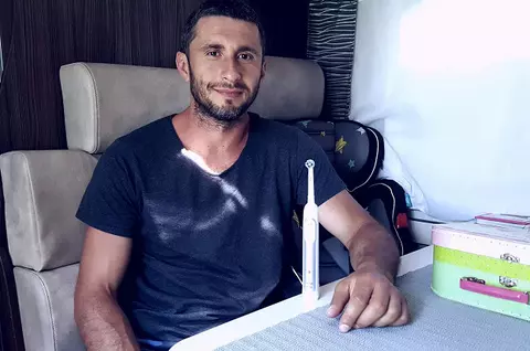 24 de întrebări neobişnuite cu Dragoş Bucur - Vezi care este principalul său defect