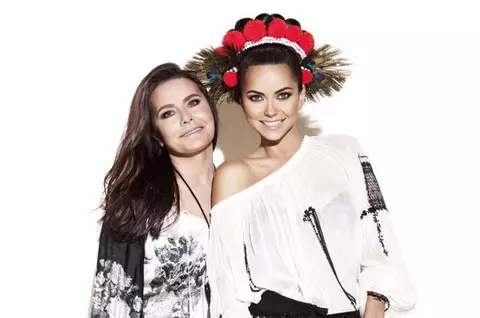 Vedete sexy de la noi care seamănă cu mamele lor