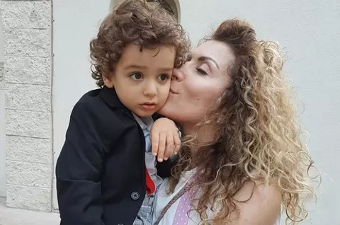 Cum a reacționat băiețelul lui Carmen Brumă după operația acesteia: ”Și-a scris numele pe pansament!”