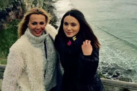 Cu ce se ocupă fiica Danei Săvuică. Julie a studiat în străinătate, dar s-a întors să muncească în România