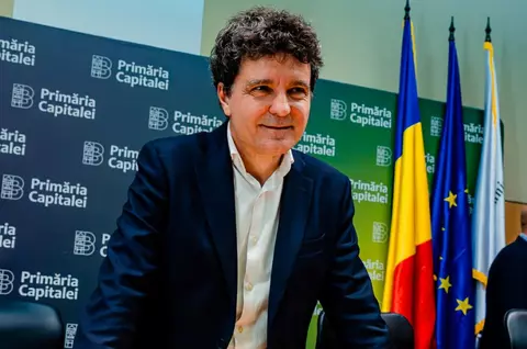 Nicuşor Dan candidează ca independent la alegerile prezidenţiale din 2025: "Suntem într-un moment de cumpănă, cel mai dificil de după Revoluție. Românii au transmis la alegeri că nu se mai poate"