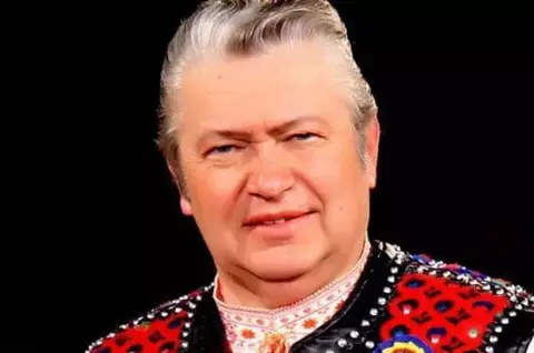 Gheorghe Turda se fardează întotdeauna înaintea spectacolelor: "Am în trusă neapărat un creion dermatograf, fond de ten și pudră. Mă pricep mai bine decât fătucile din televiziuni"