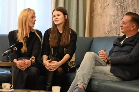 Cine este soția lui Daniel Băluță, candidatul PSD pentru Primăria București. Andreea-Mihaela Băluță s-a îndrăgostit în studenție de el: "M-a cucerit cu o pereche de șosete"