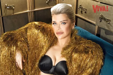 Loredana, pictorial incendiar pe coperta VIVA! Mărturisiri inedite din viața personală: "Am curajul să risc, să fac lucruri știind că poate voi câștiga sau voi pierde" / EXCLUSIV