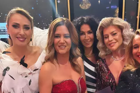 Loredana, amuzată de coafura Andreei Esca, pe care a întâlnit-o în culise, la Pro TV: "Să vedeți cum e când nu e pe ecran! Ăsta e noul look de la Știri"