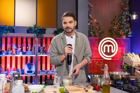 Cine este Ștefan Măchiță de la MasterChef. Locuiește în Germania, este inginier de aeronavă și a fost înscris în emisiune de către prietenii lui