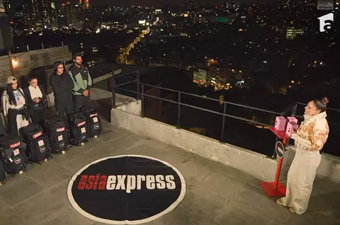 Ce s-a întâmplat aseară, 11 noiembrie, la Asia Express. O pereche a fost eliminată, înainte de marea finală: „Nu mă așteptam să ajung până în punctul acesta”/ Care sunt cele două echipe finaliste
