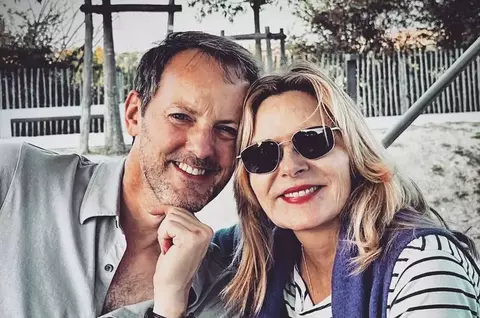 Kim Cattrall s-a căsătorit la 69 de ani. Russell Thomas, soțul vedetei din Sex and the City, este cu 14 ani mai tânăr