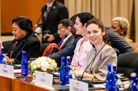 Primele imagini cu Mirabela Grădinaru la summit-ul organizat de Melania Trump, la Washington: "E important să avem o abordare integrată în domeniul educației digitale pentru copii"/ Cum s-a îmbrăcat iubita lui Nicușor Dan