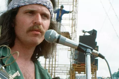 „Country” Joe McDonald, autorul imnului anti-război de la Woodstock, a murit din cauza unor complicații ale bolii Parkinson. Avea 84 de ani