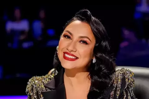 Andra, apariție de senzație într-o rochie mini, neagră, din dantelă. Val de reacții din partea fanilor: "A întinerit cu 10 ani de când a slăbit!"