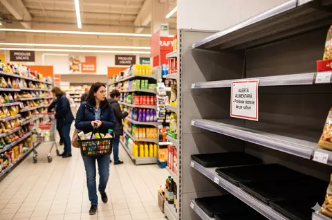 Alertă alimentară în România! Mai multe produse au fost retrase dintr-un mare lanț de magazine din cauza contaminării cu aflatoxină B1