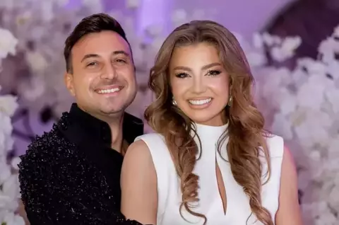 Valentin Sanfira, mesaj în fața a 5 mii de oameni, după ce a divorțat de Codruța Filip: ”Dumneavoastră m-ați făcut mare. Mă înclin! Sălile sunt pline chiar dacă trăim vremuri nu tocmai bune”