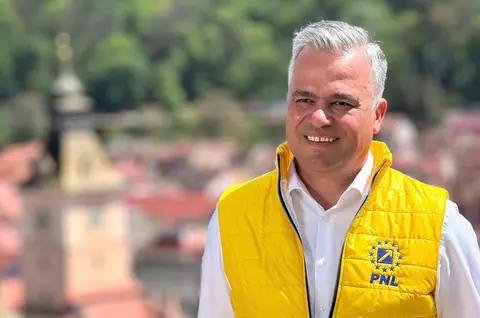Adrian Veștea își anunță candidatura la șefia PNL: "Este nevoie de o schimbare profundă de optică la vârful partidului". Ce îi cere lui Ilie Bolojan