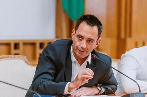 UDMR a anunțat că nu va face parte dintr-un guvern cu Adrian Veștea premier: "Așteptăm o flexibilizare a pozițiilor, că domnul Bolojan nu mai poate fi premier"/ Motivele invocate