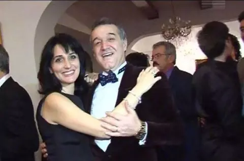 Soția lui Gigi Becali, apariție rară la sfințirea bisericii de 10 milioane de euro din Pipera, finanțată de latifundiar! Cum arată Luminița Becali la 56 de ani