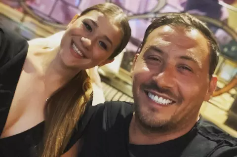 Ștefan Stan încă o iubește pe fosta soție, iar fetițele lor nu știu că au divorțat: "Este cea mai deosebită femeie din viața mea!"
