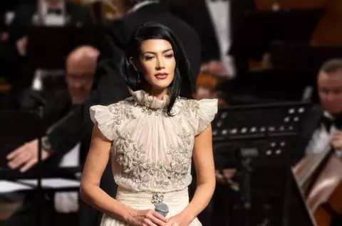 Mezzosoprana Andreea Dell Uomo, fosta iubită a lui Dan Bitman, susține că este hărțuită de o colegă de la Opera din Brașov: "Când mă dezbrăcam, a pus telefonul să mă înregistreze. Am aflat mai târziu, la Poliție, unde mi-a făcut plângere"