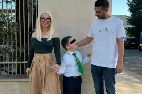 Alessia, în război cu tatăl copilului ei: "Îmi plătește pensia alimentară de 450 de lei. Școala la care merge costă 3500 de lei"