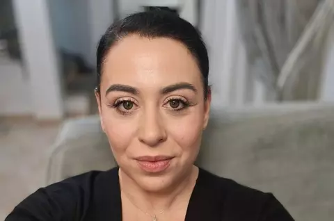 Ce a pățit Oana Roman pe aeroport, după vacanța petrecută la Cannes: "Peste 100 de oameni stau în picioare sau pe jos, cu copii mici!"