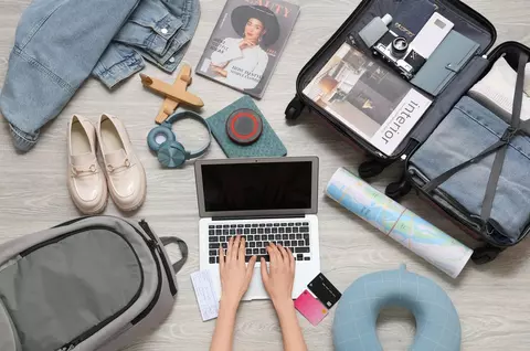 Ce gadgeturi merită să iei cu tine în concediu