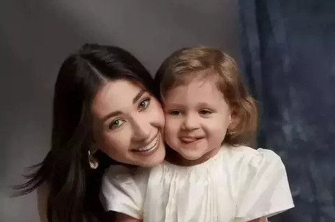 Nicole Cherry explică de ce a ales să devină mamă la doar 22 de ani: "Cumva mi-am calculat toate aceste lucruri"