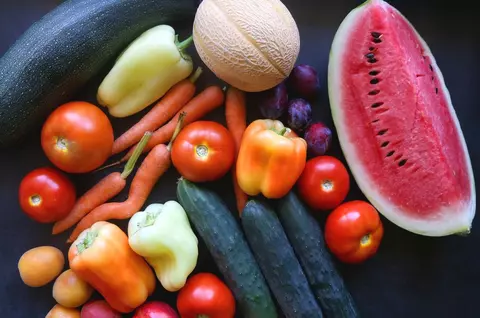 Topul alimentelor cu conținut mare de apă pentru o hidratare optimă vara