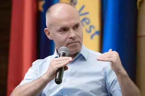 Fostul ministru al Educației, Daniel Funeriu, cere statului să finanțeze meditațiile elevilor pentru admiterea la liceu: "Dăm vouchere pentru a merge la fitness, dar nu pentru creierul copiilor noștri!"